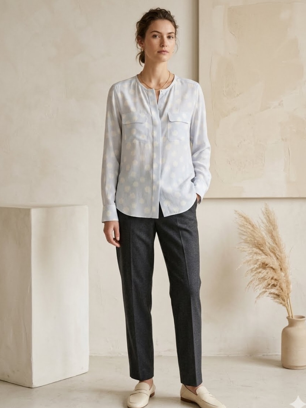 Equipment Femme 100% silk blouse in light blue white floral print size SM